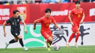 他都致力于